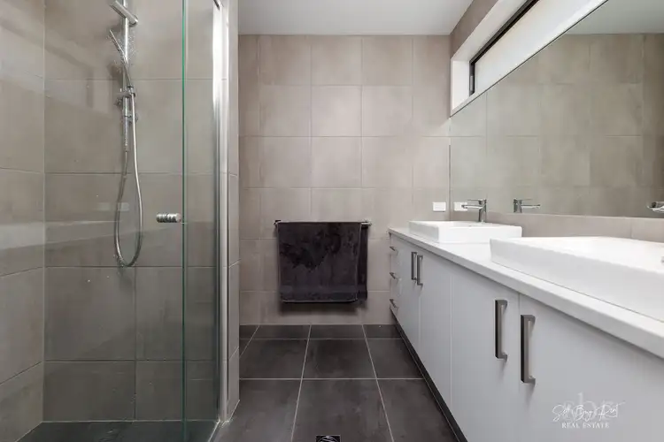 Fifth view of Homely house listing, 4 DAVIS COURT, Tangambalanga VIC 3691