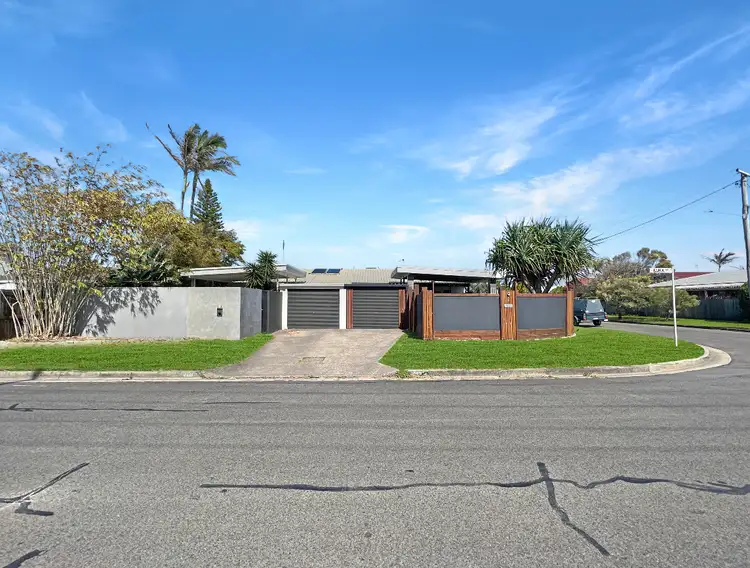 Second view of Homely semi-detached listing, 1/16 ILUKA AVENUE, Buddina QLD 4575