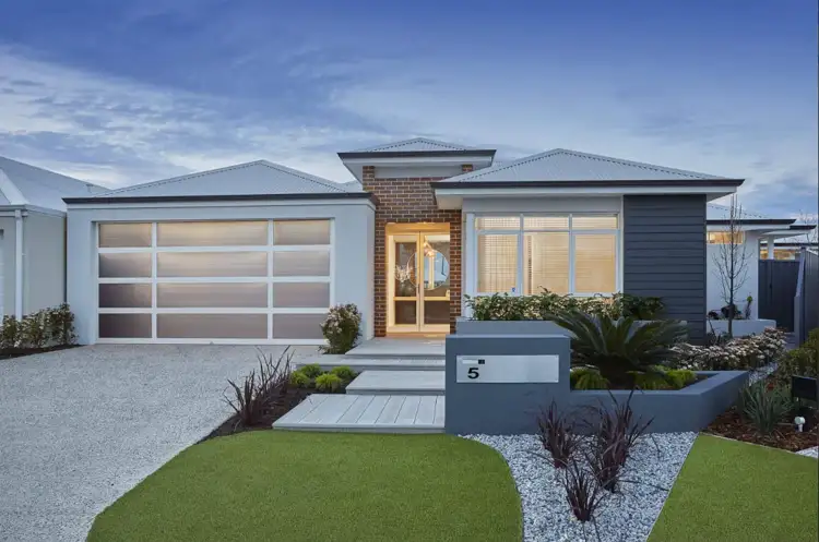 5 Swanmore road, Donnybrook VIC 3064