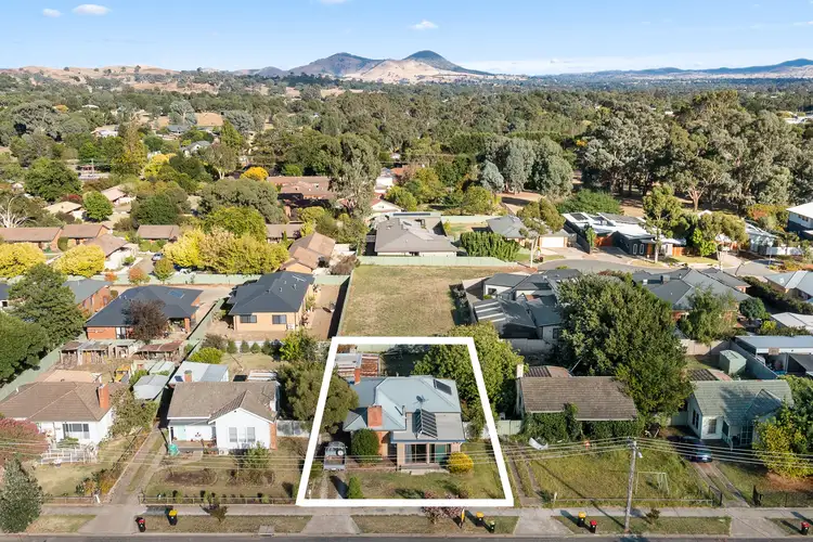 17 Finlason Street, Mansfield VIC 3722