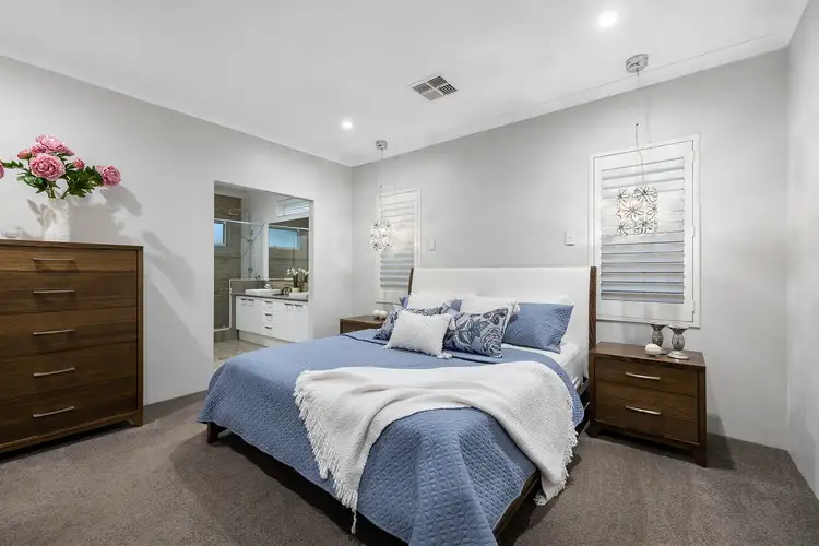 23 Lee-Steere Crescent, Piara Waters WA 6112
