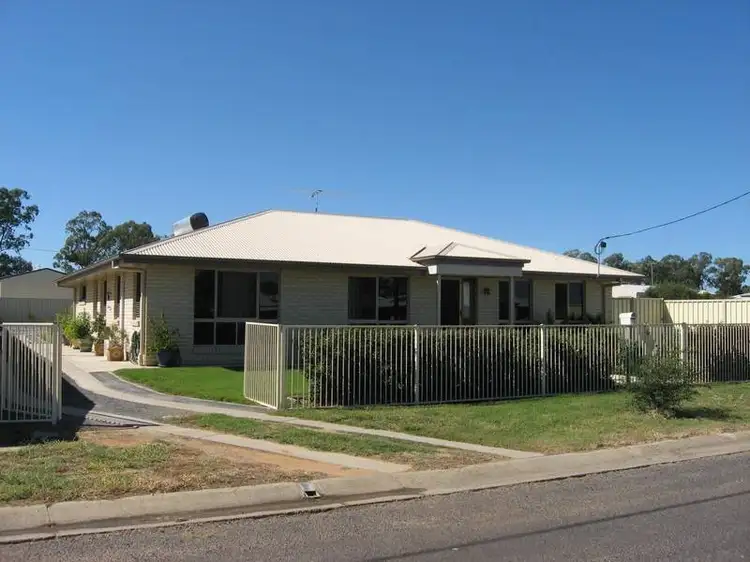18 Bishop Drive, Miles QLD 4415