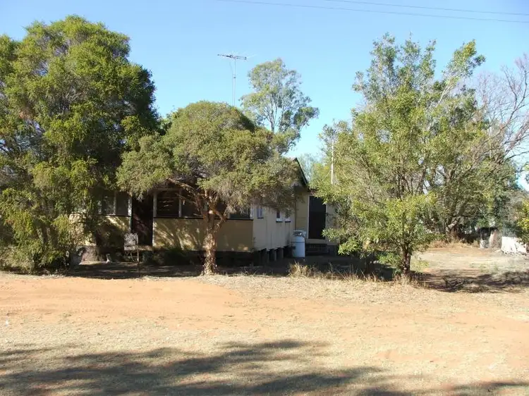 4 Holland Street, Chinchilla QLD 4413