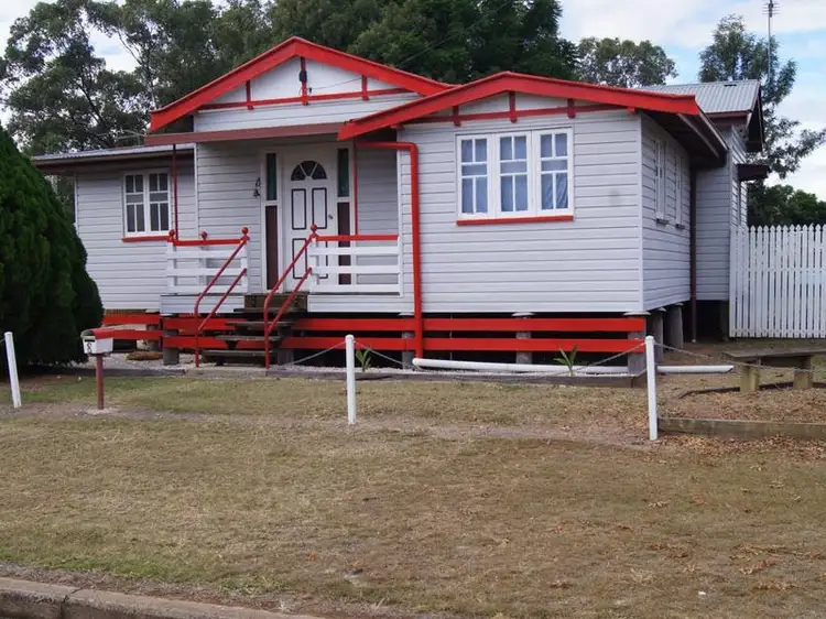 8 Helena Street, Chinchilla QLD 4413