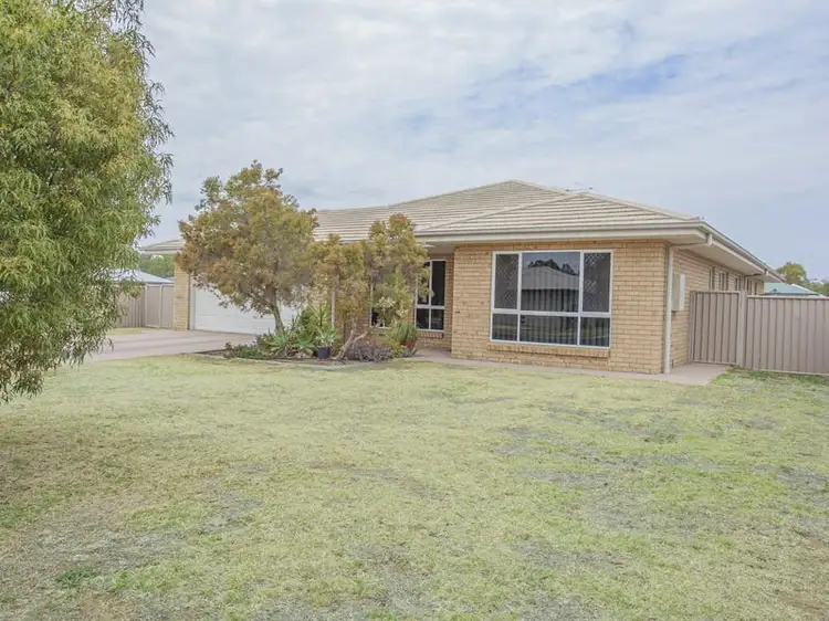 60 Sommerfeld Crescent, Chinchilla QLD 4413