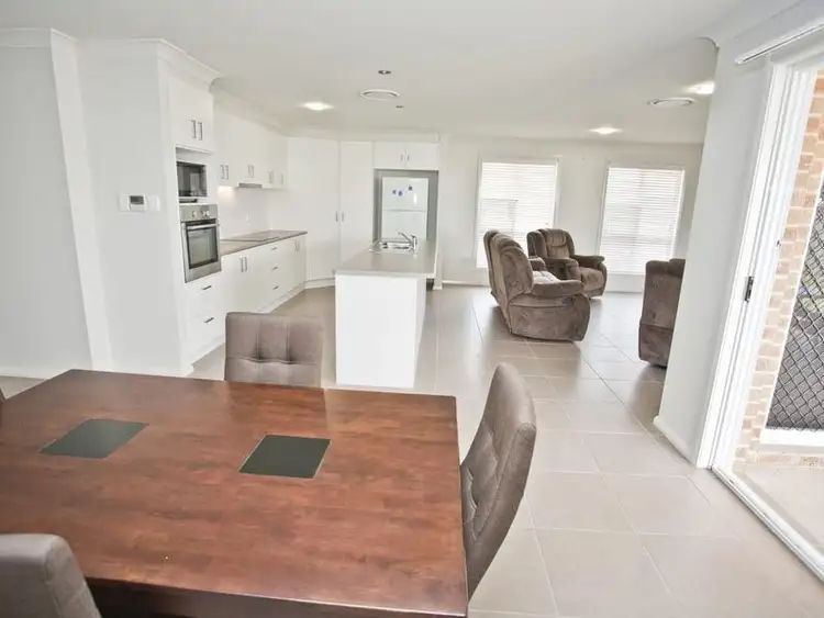 Fifth view of Homely house listing, 2 Sommerfeld Crescent, Chinchilla QLD 4413