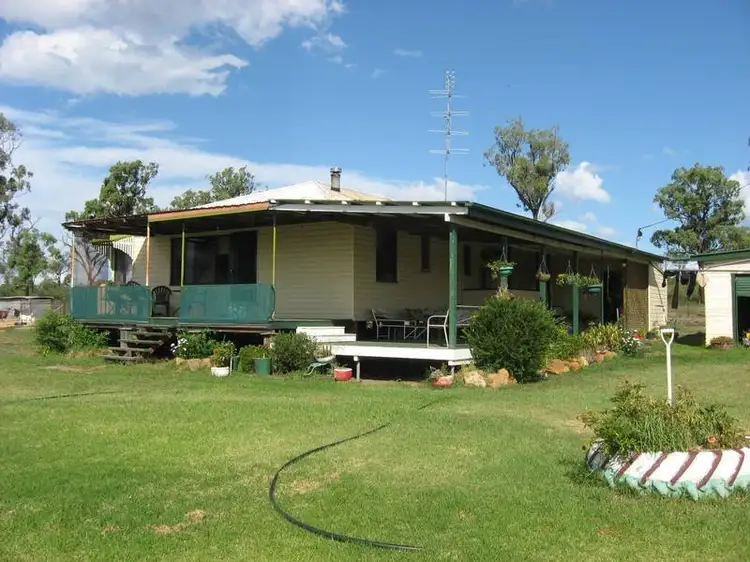 376 Hookswood Road, Miles QLD 4415