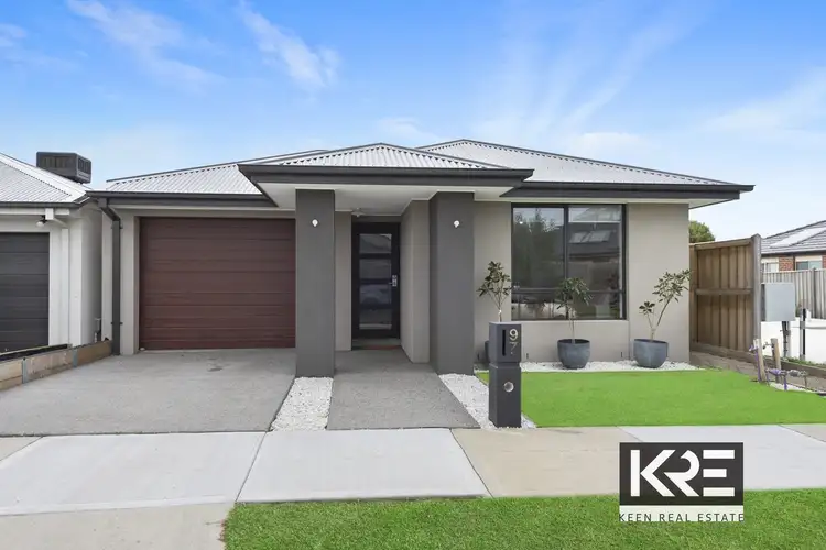 97 Athletic Circuit, Clyde VIC 3978