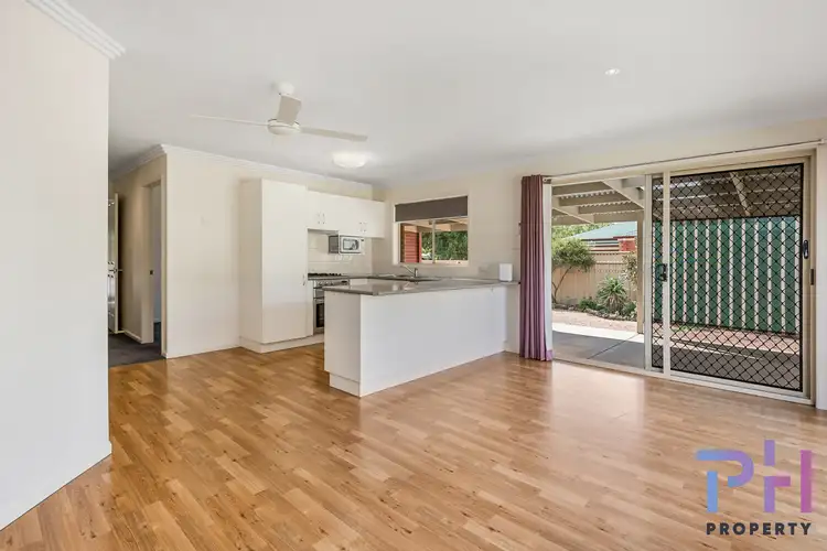 Second view of Homely house listing, 8 Parklane Court, Kangaroo Flat VIC 3555