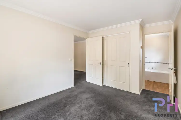 Third view of Homely house listing, 8 Parklane Court, Kangaroo Flat VIC 3555