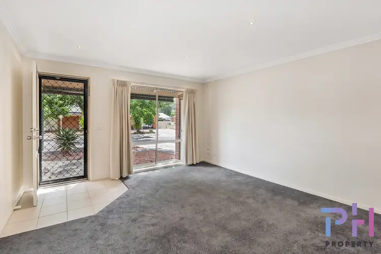 Fifth view of Homely house listing, 8 Parklane Court, Kangaroo Flat VIC 3555
