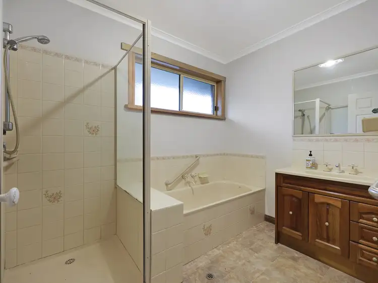 Sixth view of Homely house listing, 3 DUNLEE WAY, Port Fairy VIC 3284