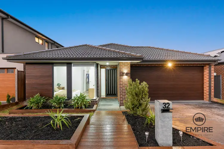 32 Gallant Drive, Clyde North VIC 3978