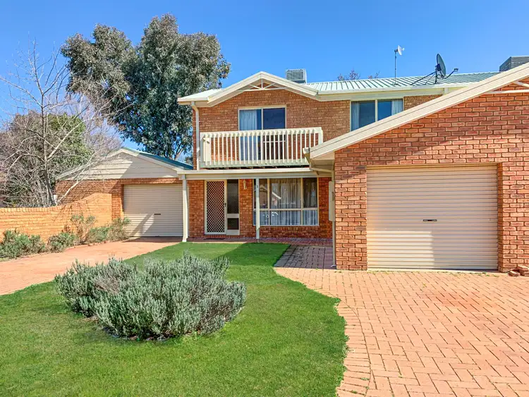 Main view of Homely unit listing, 1/2 BOWMAN COURT, Wodonga VIC 3690