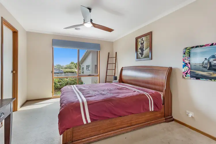 Fifth view of Homely house listing, 1 Preston Avenue, Endeavour Hills VIC 3802