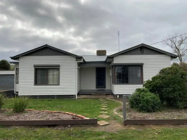 8 O'Callaghan Street, Warracknabeal VIC 3393