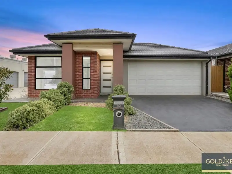Main view of Homely house listing, 52 Fulham crescent, Thornhill Park VIC 3335