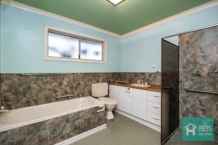 Sixth view of Homely house listing, 16 Robert Court, Waterford Park VIC 3658