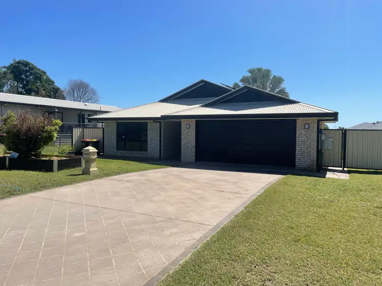 27 Bernborough Avenue, Moranbah QLD 4744