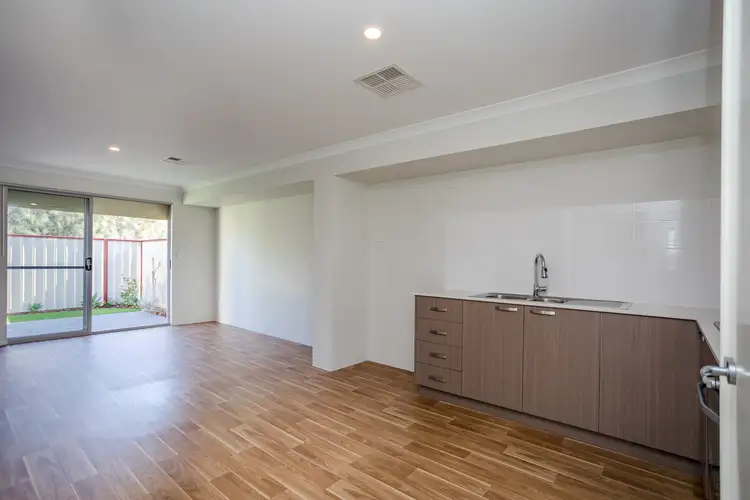 Fifth view of Homely villa listing, 36B Excalibur Circle, Camillo WA 6111