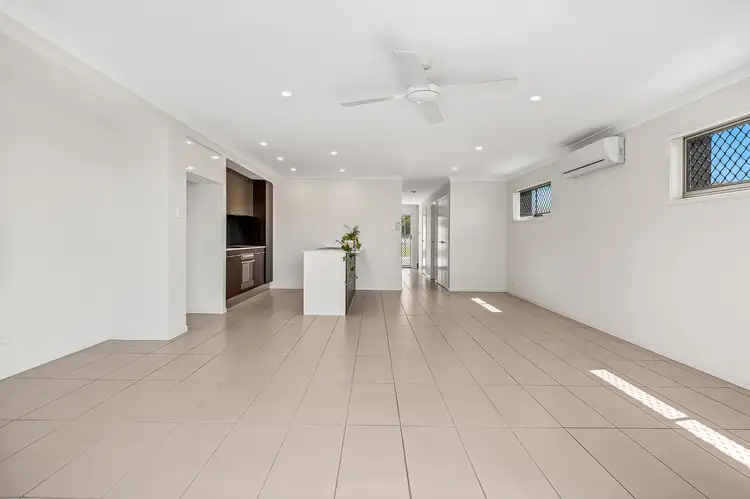 24/5 Angela Way, Pimpama QLD 4209
