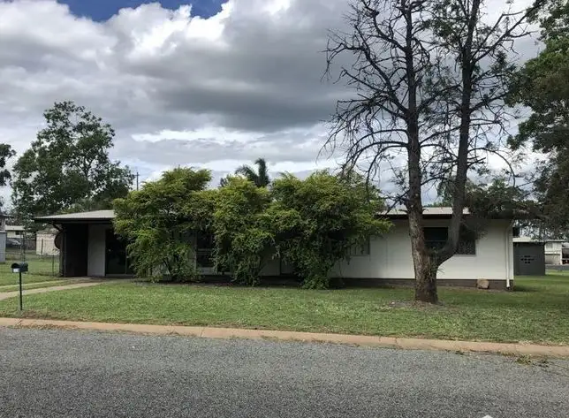 32 Beresford Crescent, Dysart QLD 4745