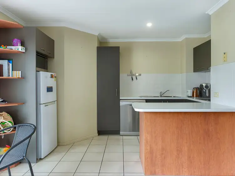 Sixth view of Homely apartment listing, 6/25 Edmondstone Street, South Brisbane QLD 4101
