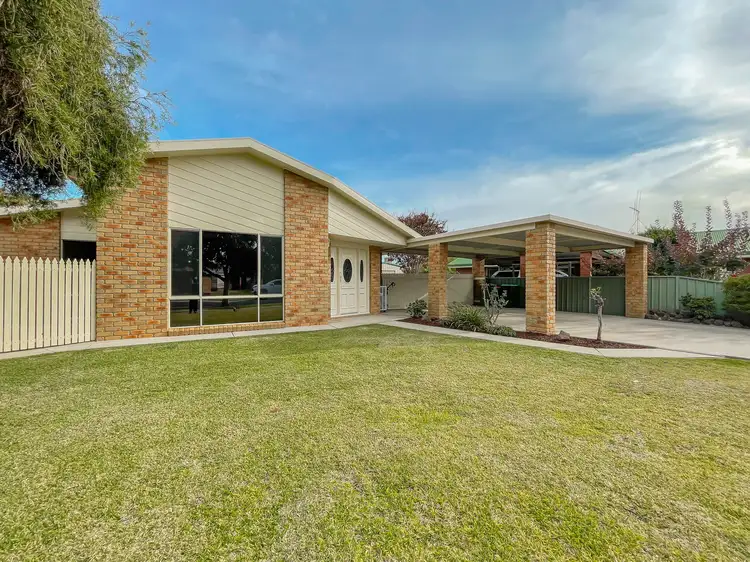 34 Poole Boulevard, Swan Hill VIC 3585
