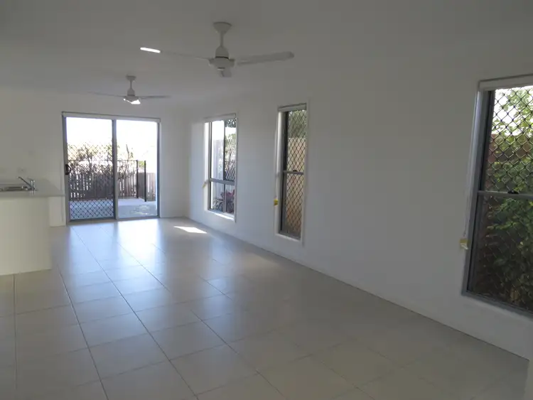 Second view of Homely townhouse listing, 609/40 Highgrove Street, Thornlands QLD 4164