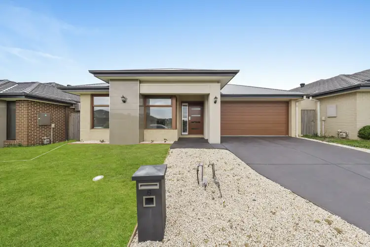 6 WALBROOK DRIVE, Clyde North VIC 3978