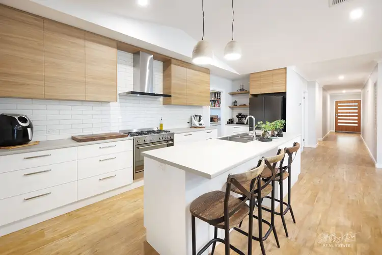 Fourth view of Homely house listing, 6 YARROW CIRCUIT, Baranduda VIC 3691