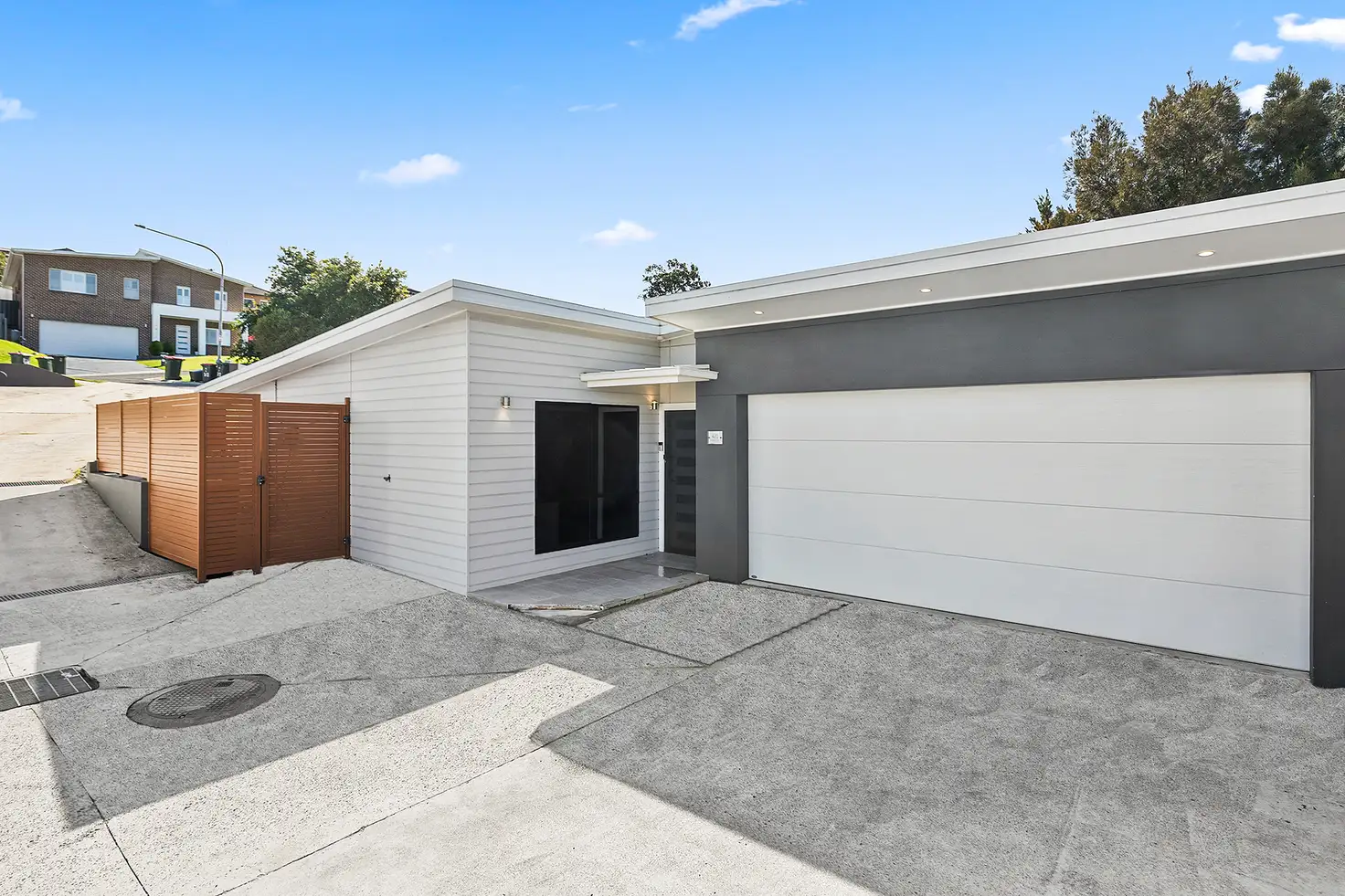 Main view of Homely villa listing, 4/3 Hingston Close, Lake Heights NSW 2502