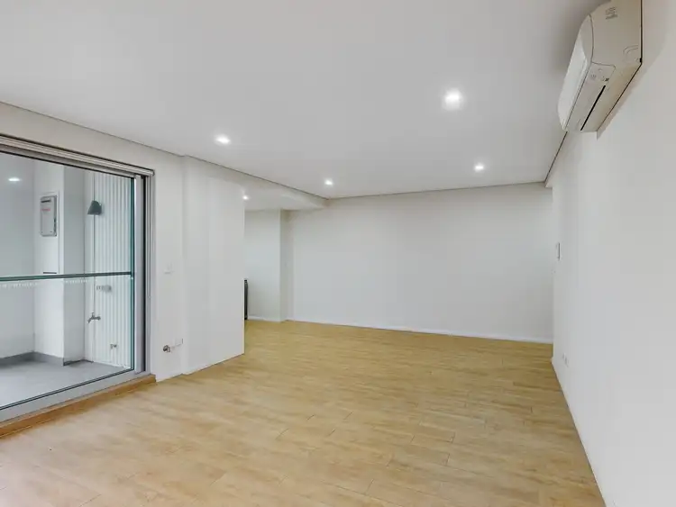 Fourth view of Homely apartment listing, 201/350 RAILWAY TERRACE, Guildford NSW 2161