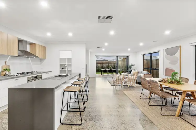 13 Yellow Gum Way, Mount Duneed VIC 3217