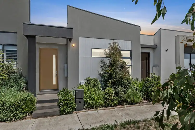 6 Oleary Walk, Charlemont VIC 3217