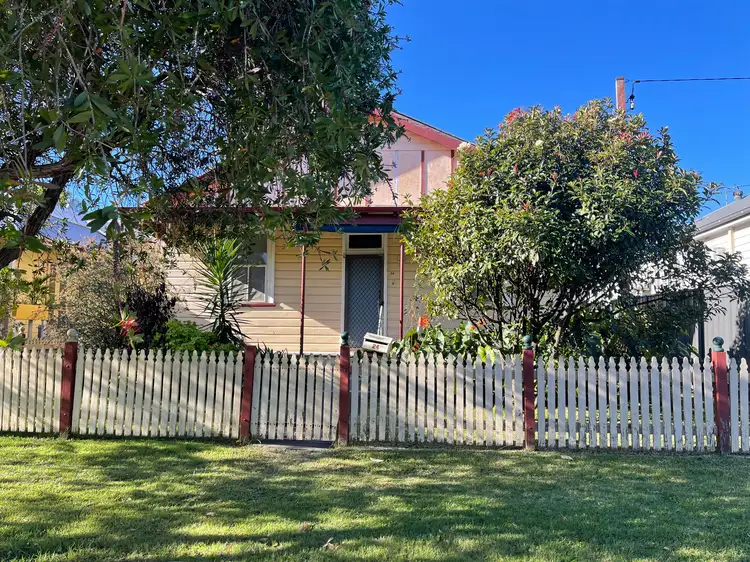 24 Lindesay Street, East Maitland NSW 2323
