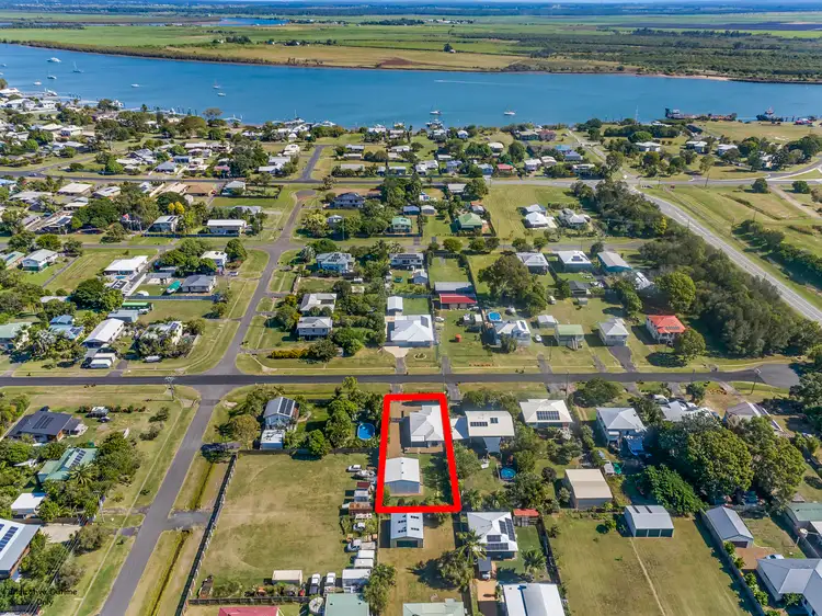 27 Doctor Street, Burnett Heads QLD 4670
