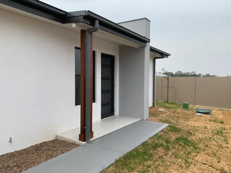 2/2 Saxby Avenue, North Rothbury NSW 2335