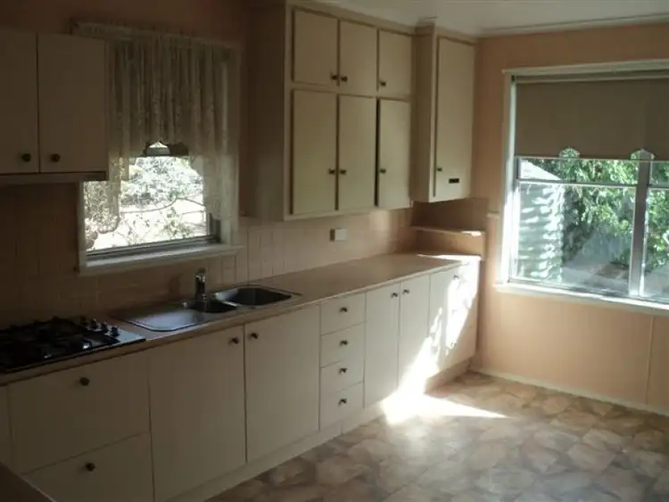 Seventh view of Homely house listing, 4 Dunbar Court, Hamilton VIC 3300