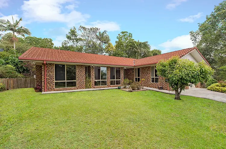 9 Coomburra Cres, Ocean Shores NSW 2483