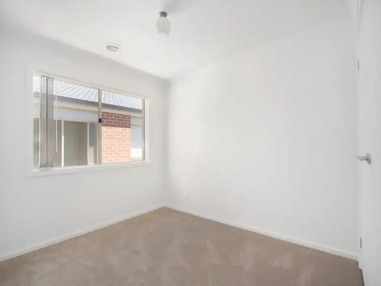 Sixth view of Homely unit listing, 9 Shakespeare Court, Drouin VIC 3818