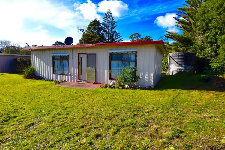 1 Stockdale Avenue, Sisters Beach TAS 7321