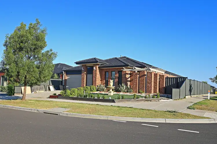 32 Pembroke Cres, Derrimut VIC 3030