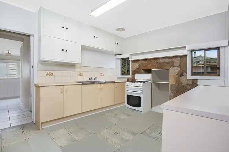 Second view of Homely house listing, 10 Moore Street, Hamilton VIC 3300