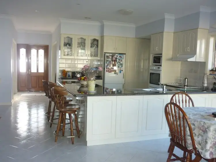 Fifth view of Homely house listing, 17 Auvale Crescent, Mount Gambier SA 5290