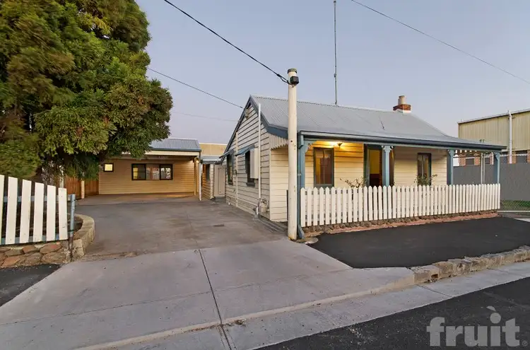 17 Woodstock Street, Newtown VIC 3220