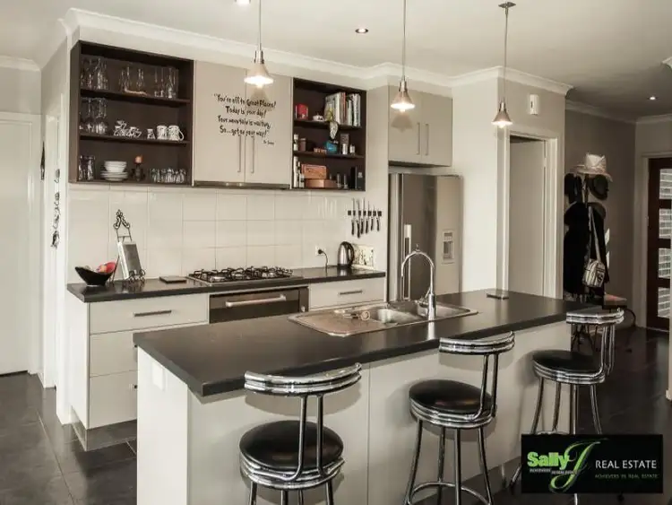Fourth view of Homely house listing, 11 Fernlea Close, Trafalgar VIC 3824