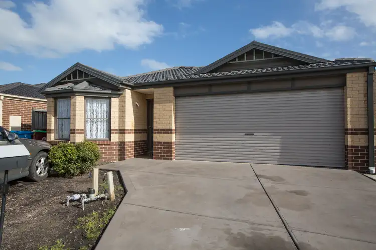 21 Evesham Street, Cranbourne North VIC 3977