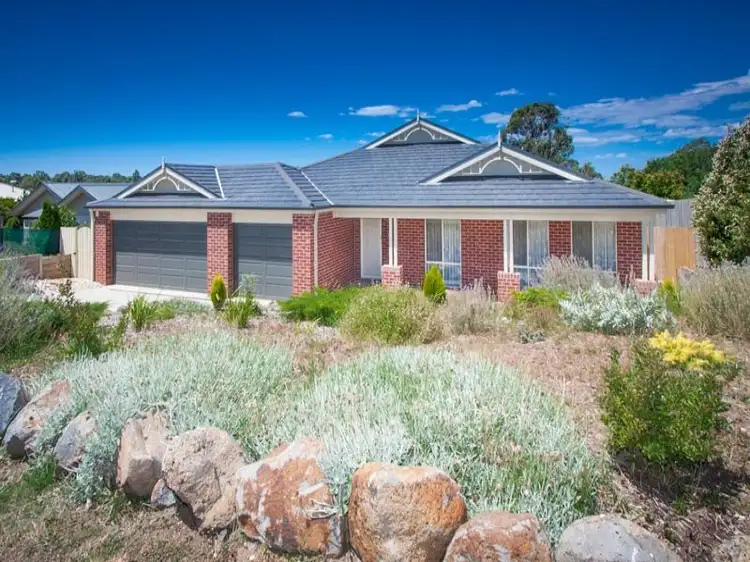 10 Sullivan Court, Romsey VIC 3434
