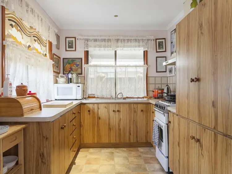 Fourth view of Homely unit listing, 2/10 Gaulton Street, Castlemaine VIC 3450